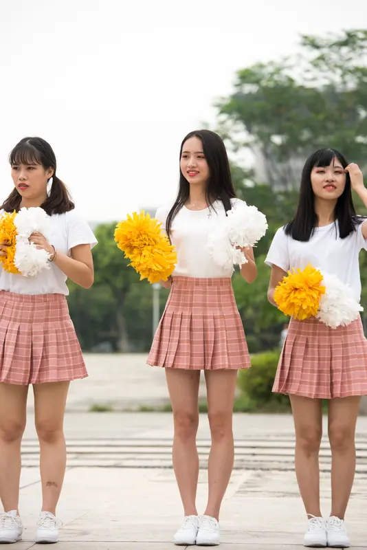 [魔镜街拍] 051 街拍啦啦队小姐姐 - 魔镜街拍